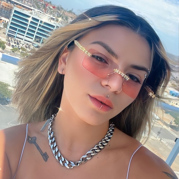 Rimless Rhinestone Luxury Pink Bling Sunglasses & Case 5Pc Gift Bag Set - Picture 6 of 8